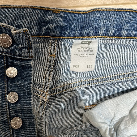 Levi’s high waisted jean shorts - Picture 4 of 4